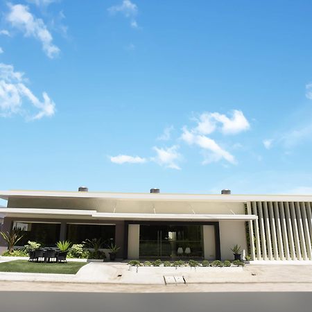 Laoag Parklane Hotel Bagian luar foto