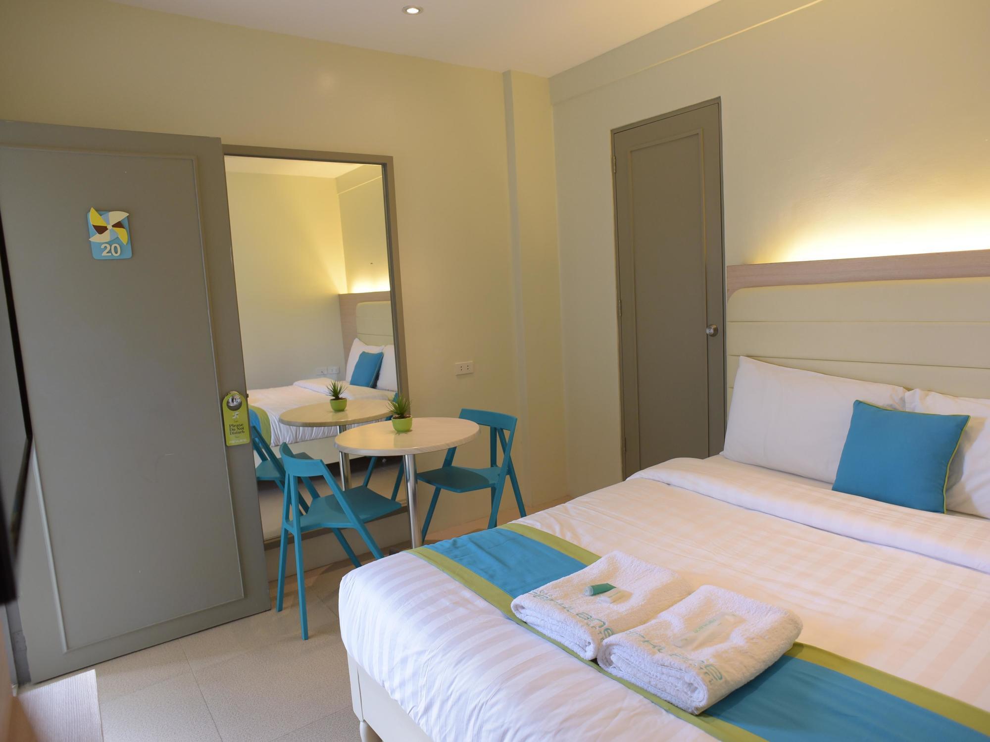 Laoag Parklane Hotel Bagian luar foto